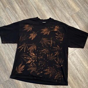 Men's Black and Brown Leaf Print T-Shirt